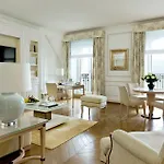 מלון Beau-rivage Palace 5*